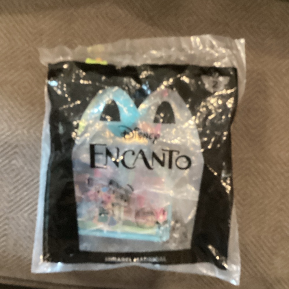 Disney Encanto McDonald's Mirabel Madrigal 2021 Happy Meal Toy #2